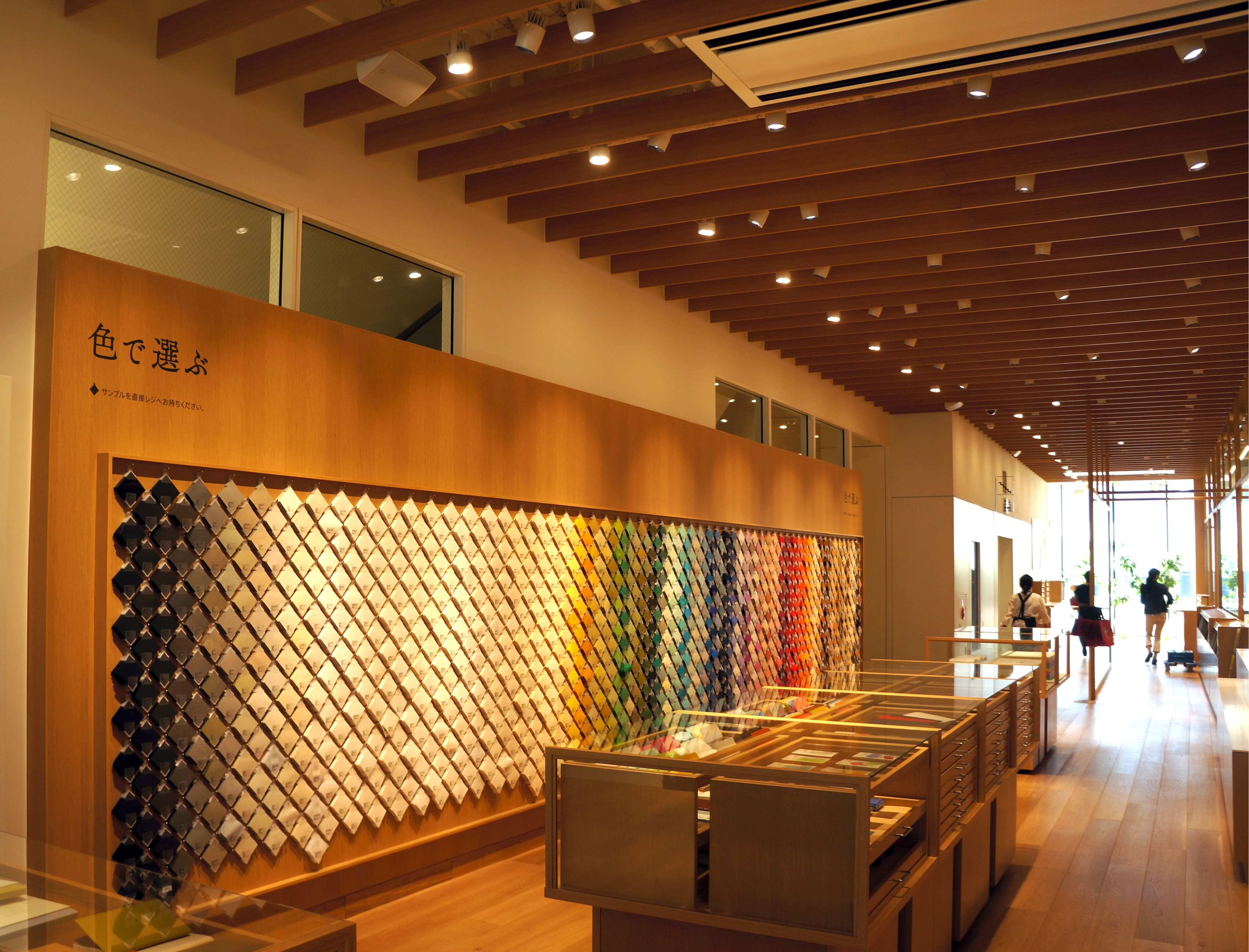 Oppo super flagship Store in Beijing. Green Leopard Lighting's flagship Store Zhongshan, China. Ginza graphic Gallery.